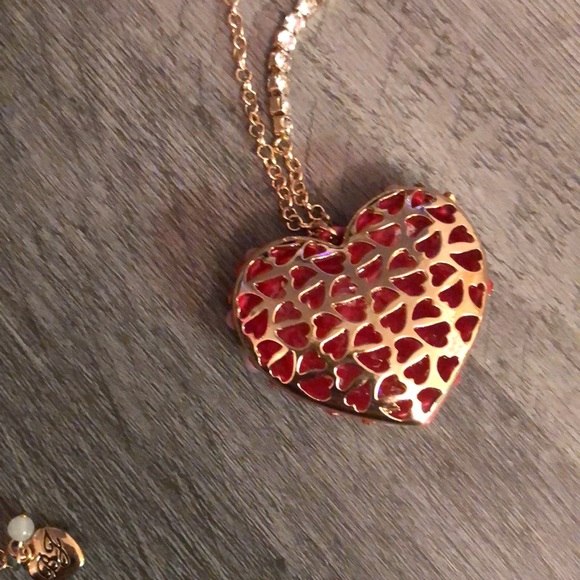 Betsey Johnson Gold Tone XOXO Red Heart Pendant Necklace Crystal Chain Accent - Picture 14 of 14